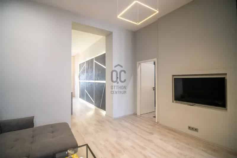 82 m2-es 3 szobás felújított lakás Budapest V. kerületben