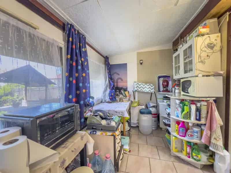 Biatorbágy Ürge-hegy 800m2-es zártkerti telek faházzal eladó