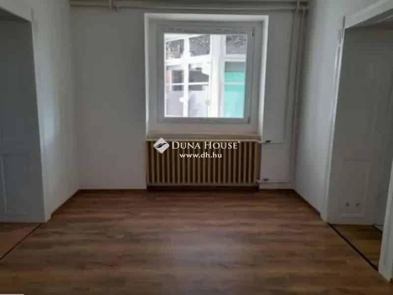 Belvárosi Társasházi Lakás Békéscsabán - 90 nm