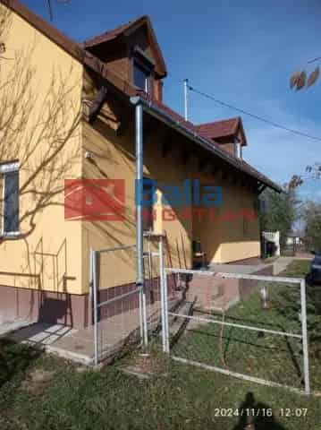 Balatonszabadi 5 szobás családi ház eladó