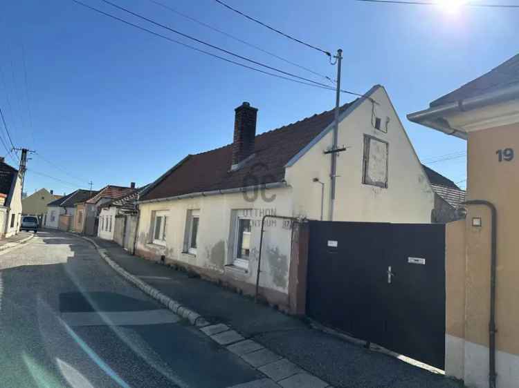Veszprém Dózsaváros - Felújítandó vagy Bontandó Ház Eladó