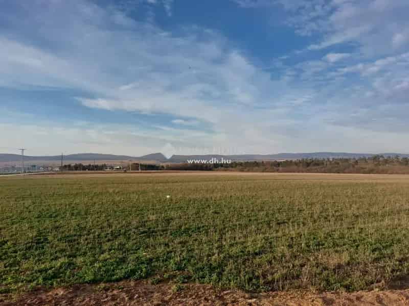 33784 m2 Kereskedelmi Terület Veszprém Határában