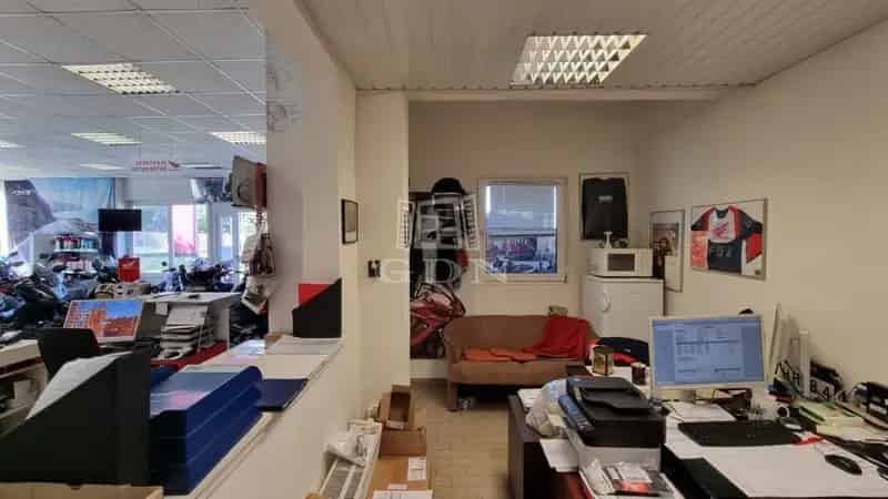 200m2 Kereskedelmi Ingatlan Elado Frekventalt Helyen