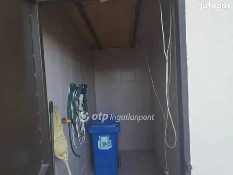 Kaba 86m2-es kereskedelmi ingatlan eladó 620m2 telken