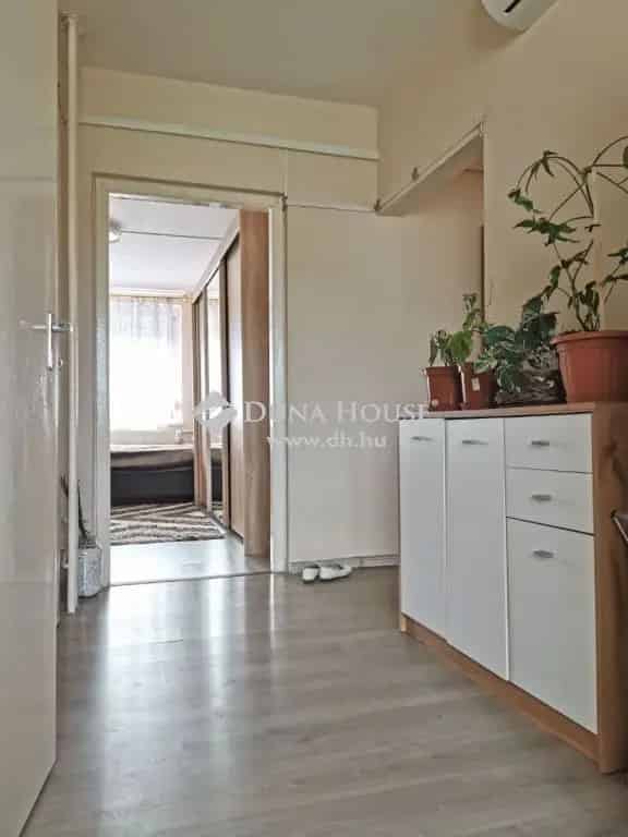 Miskolc Diosgyor 51 nm-es 2 szobás felujitott lakás eladó