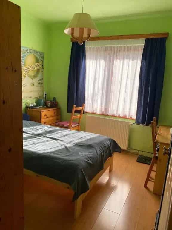 Nagytétény családi ház eladó - 4 szoba, melléképületek, napelem