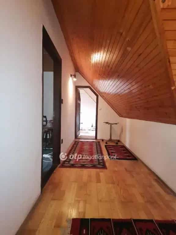 270 nm-es családi ház Békéscsabán nagy kerttel eladó