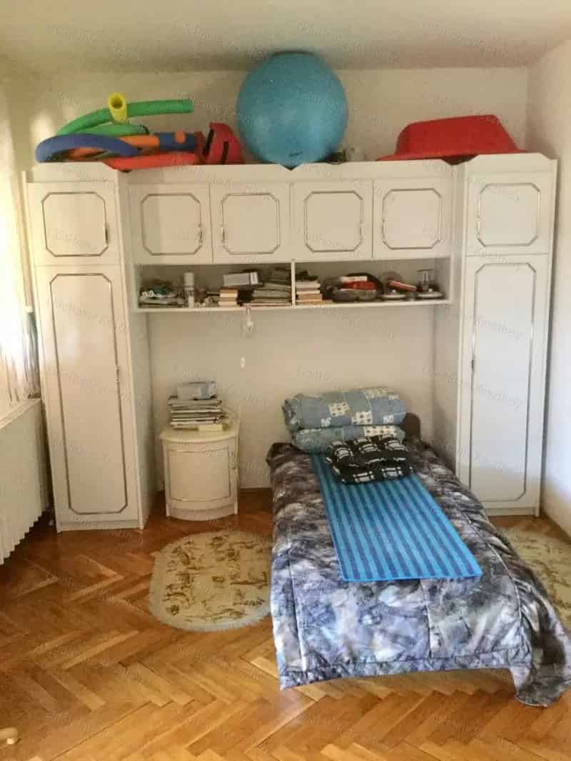 Hévízi családi ház eladó - 9 szoba, vendégház, nagy telek