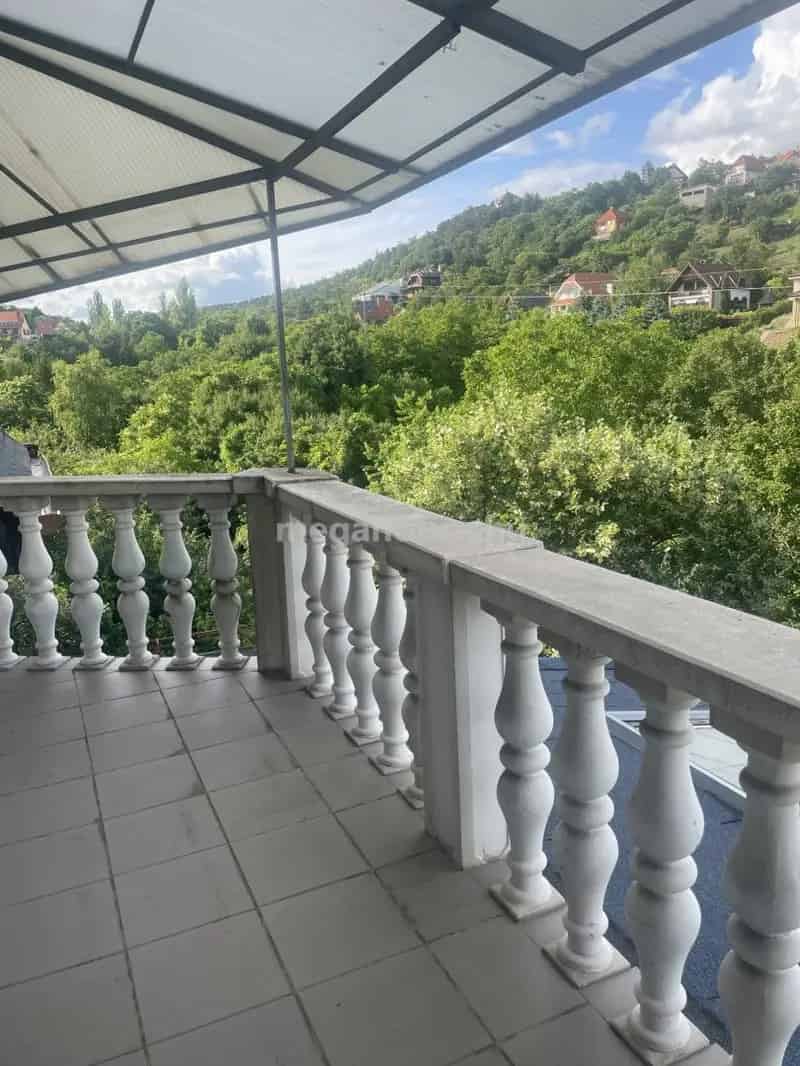 660 nm-es családi ház eladó nagy telekkel