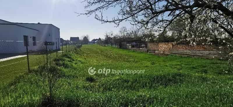 1503 m2-es építési telek eladó Győrújfalun