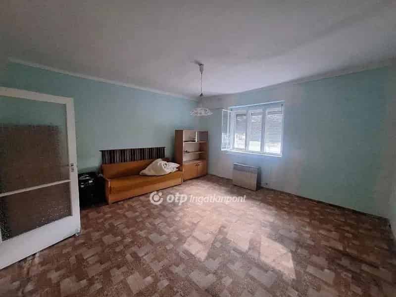 Mezőhegyesi 3 1 szobás családi ház eladó