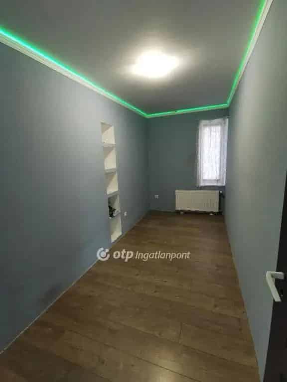 Felújított családi ház Jászkarajenőn - 74 4 m2
