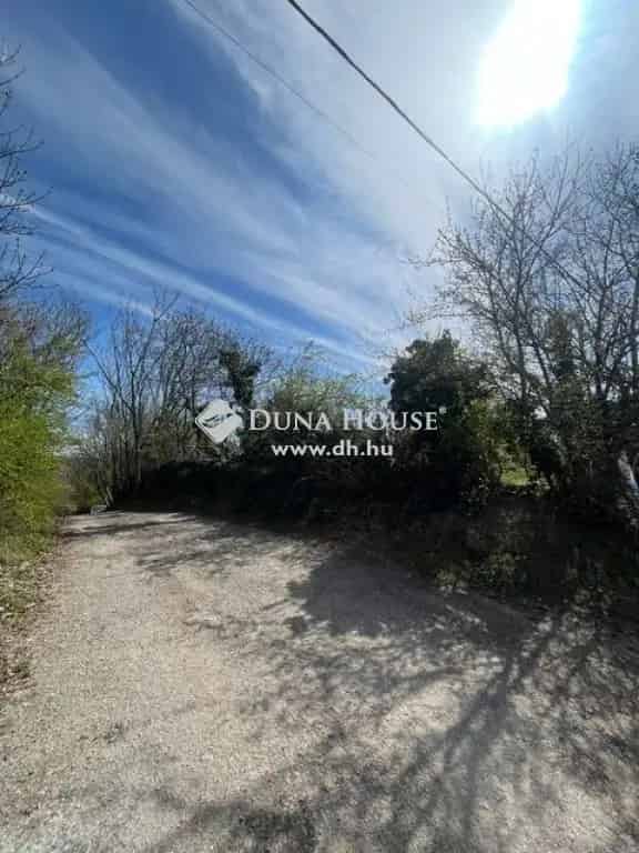 Panorámás 1404 nm-es Saroktelek Eladó Kiváló Beépíthetőséggel