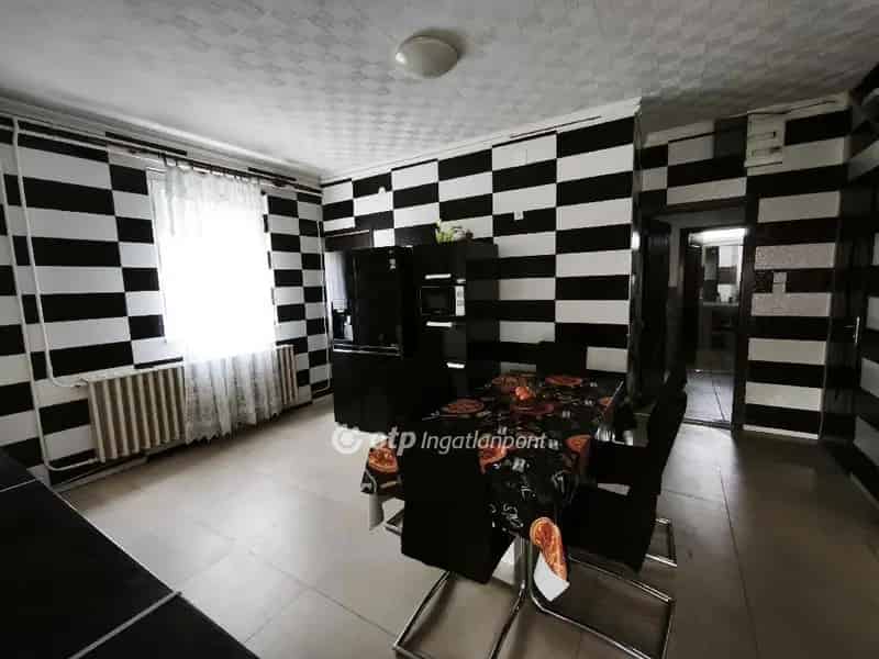 Ház Kiadó , Kisteleki járás, Alföld és Észak