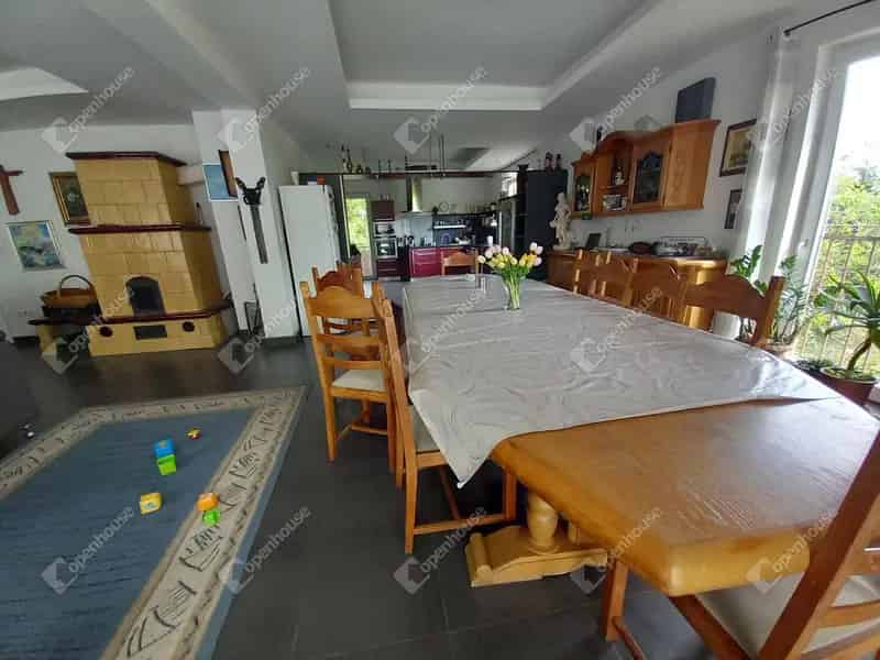 Debreceni családi ház eladó - 3 szintes, 300 m2, nagy telek
