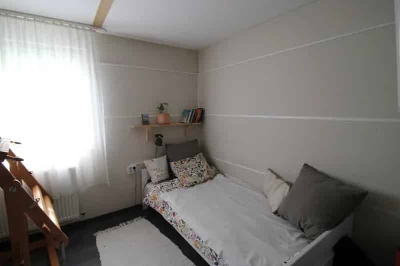Tópart közeli üdülőépület és büfé eladó 1145 m2 telken