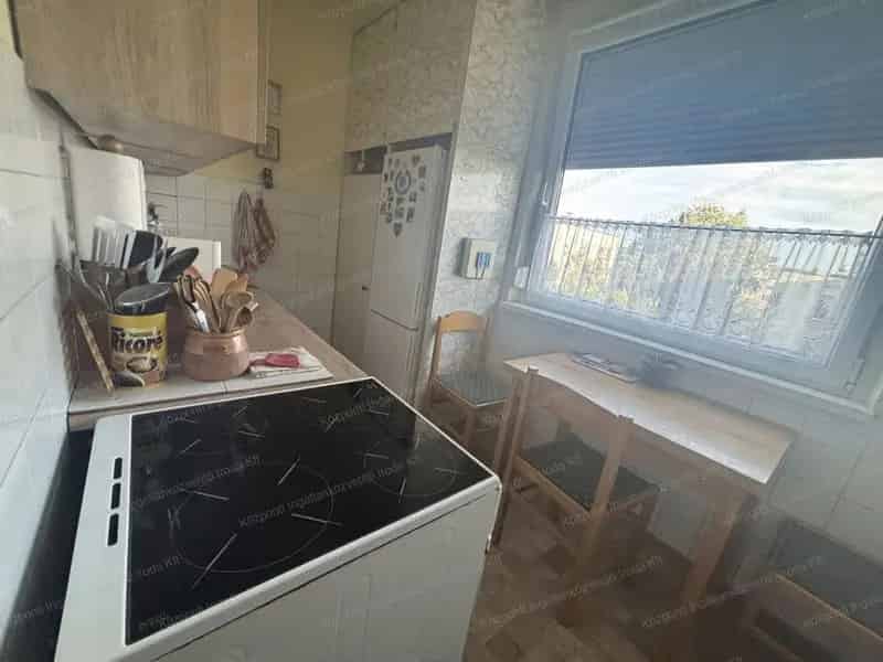 50m2-es Klimatizált Lakás Tatabányán - 2 Szoba Erkély Távhő