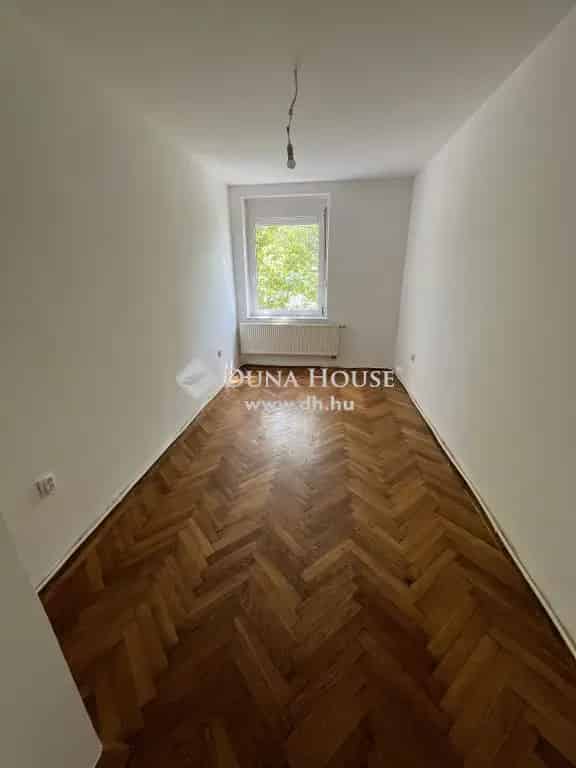 52 nm-es Lakás eladó Oroszlányban Hunyadi János utcában