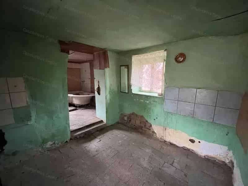 Ceglédi zártkert eladó 1643m2 37m2 épülettel