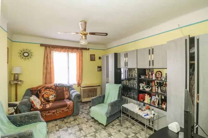 Gyál - Bővíthető családi ház két lakással 623 m2 telken