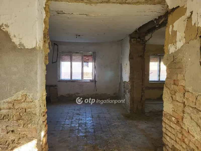 110 m2-es ház Tabonban 1392 m2-es telken