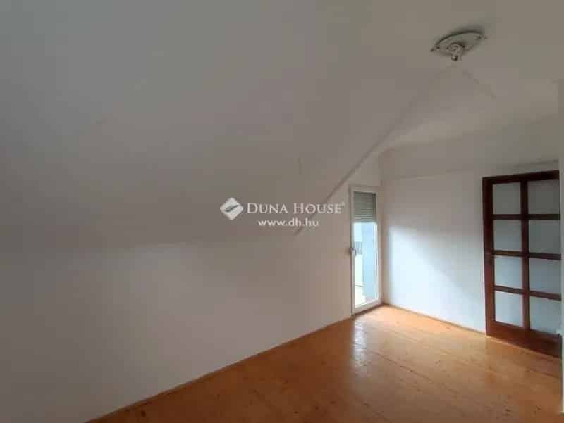 145 m2-es családi ház eladó Budapest 18 kerületben