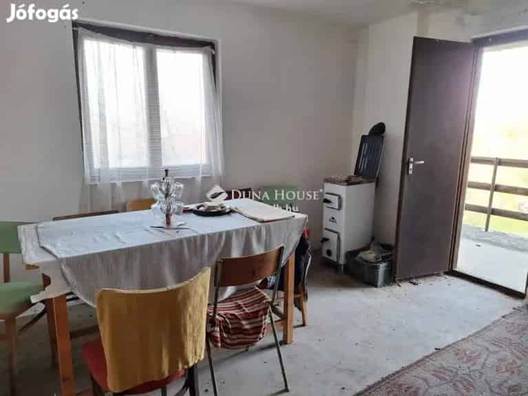 Eladó 58 nm-es ház Neszmélyen - Borászkodásra alkalmas