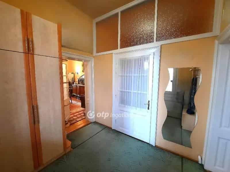 Nagykőrösi családi ház eladó - 123 m2, 2 garázs, 2 terasz
