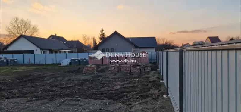 Szeged Kertvarosi Epitetesi Telek Elado 833 m2