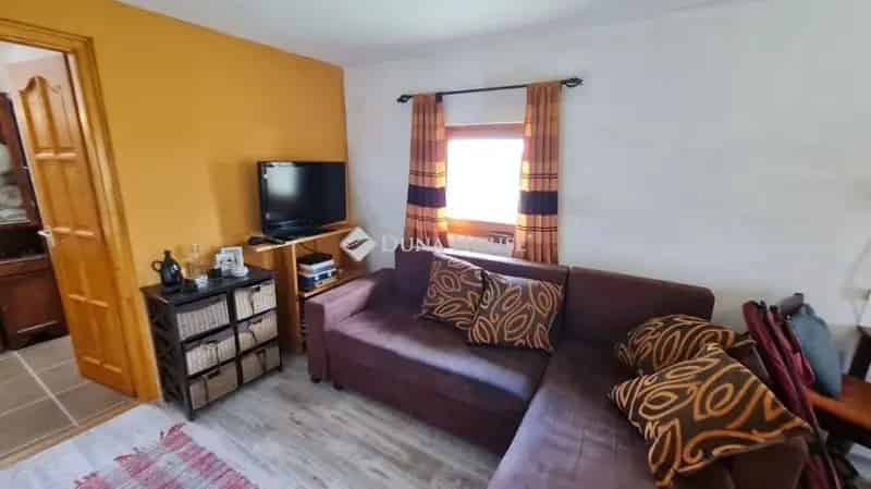 Tősfürdő közeli tanya eladó - 104 m2, 5 egység, medence