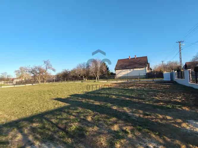 Balatonszárszói Telek Eladó 746 m²
