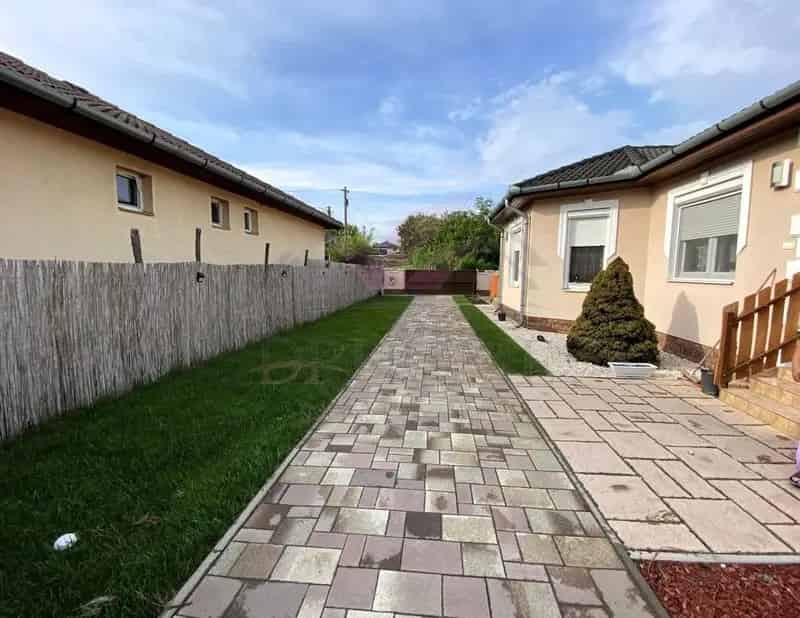 Hajdúsámson 124 nm-es 4 szobás családi ház eladó