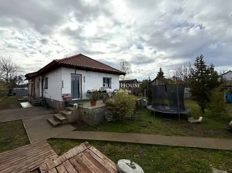 Monori családi ház eladó osszekoltozokeknek 130 nm