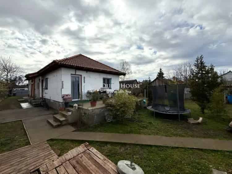 Monori családi ház eladó két generációnak 130 nm