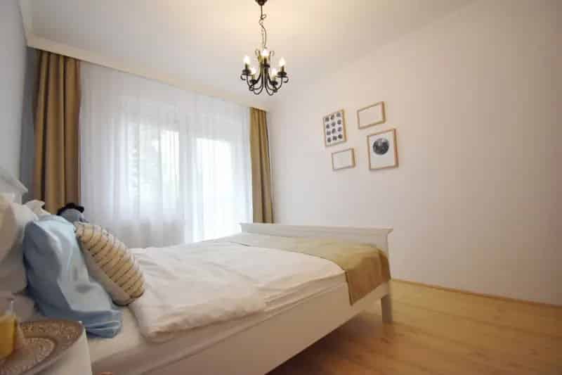 Debrecen Belváros 93nm-es 3 hálószobás családi lakás eladó