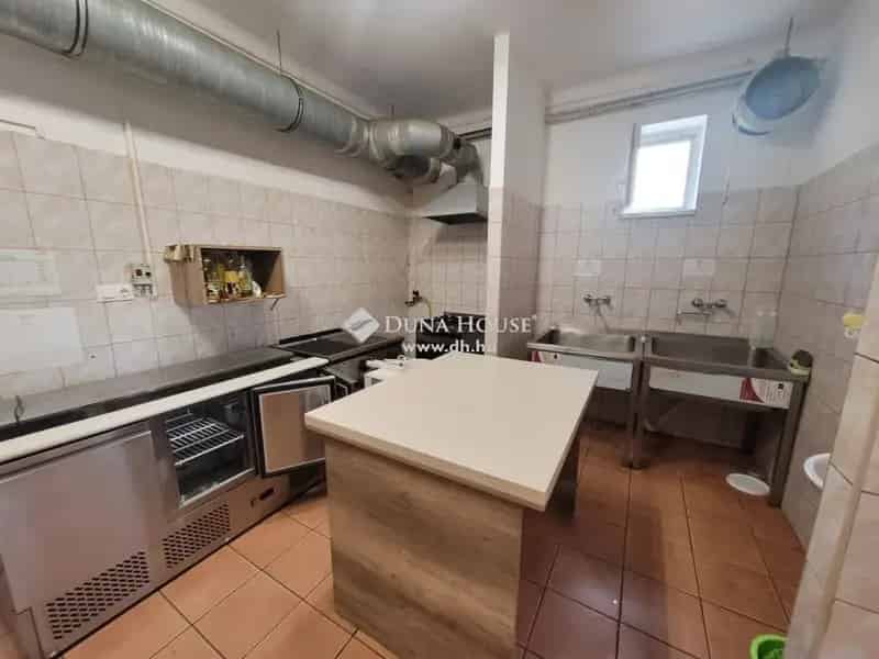Dávodi Vendéglátóhely Eladó - Felújított Épület Napelemmel