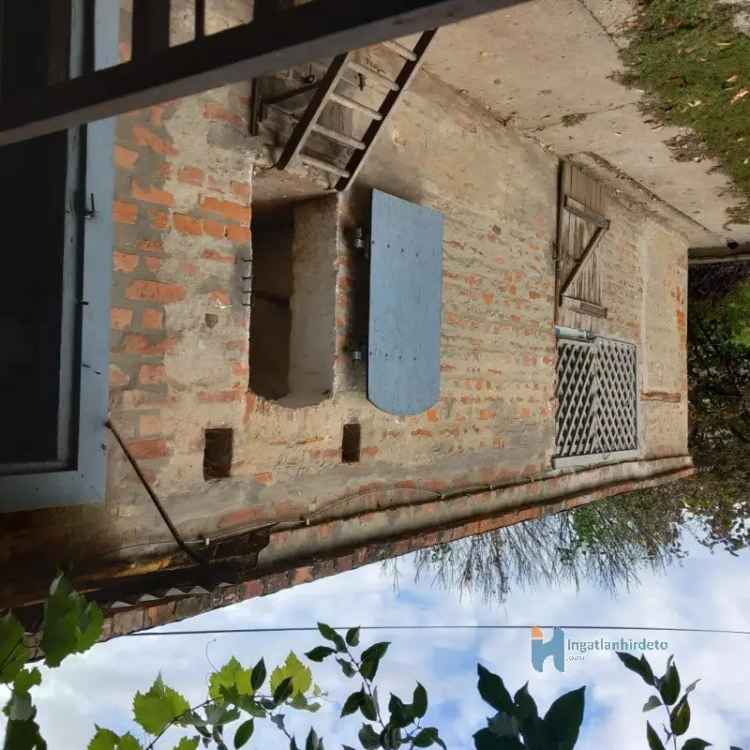 92m2-es 3 szobás felújított családi ház 860m2-es telekkel