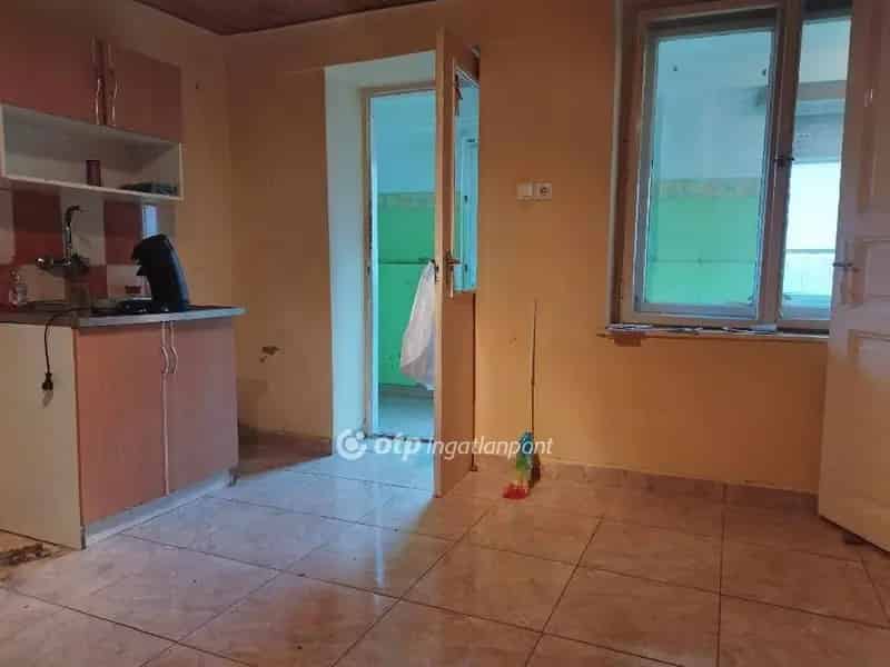 Ház Kiadó , Szekszárdi járás, Dunántúl