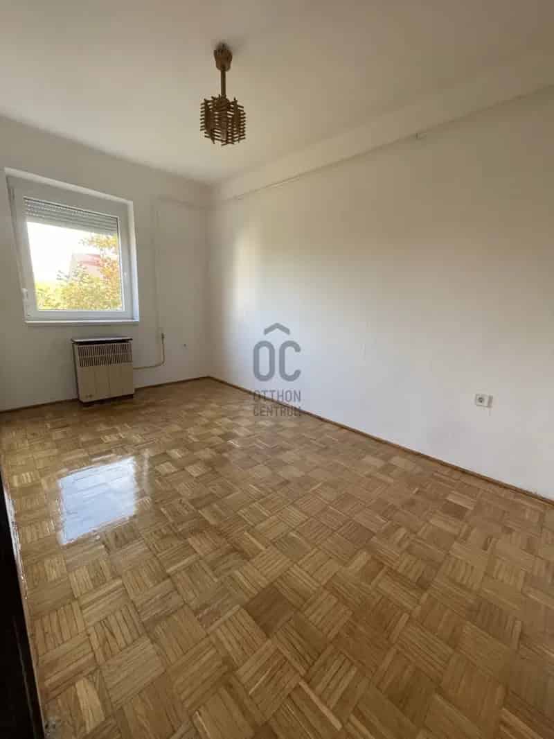 Nyíregyháza 62 m2-es 2 szobás lakás eladó garázzsal