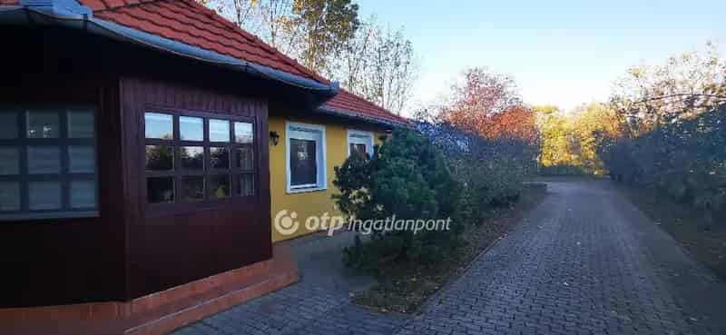Békéscsaba Kertvárosi 2 Generációs Ház 224nm 3 Garázzsal