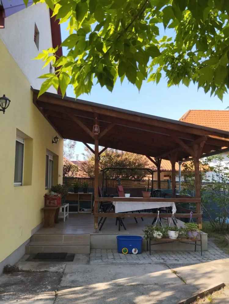 Újpest Duna-parti családi ház eladó 90 nm 2 szoba kerttel