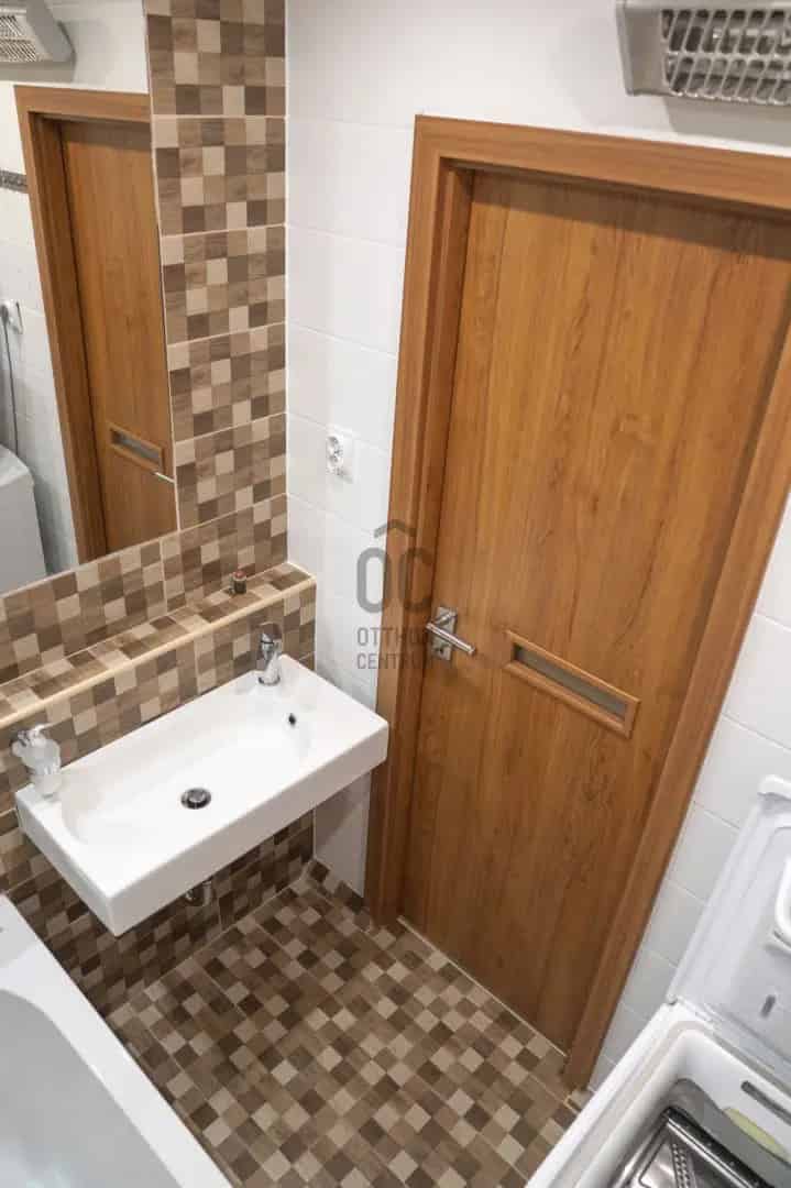 61 nm-es 2 szobás felújított panel Gödöllőn