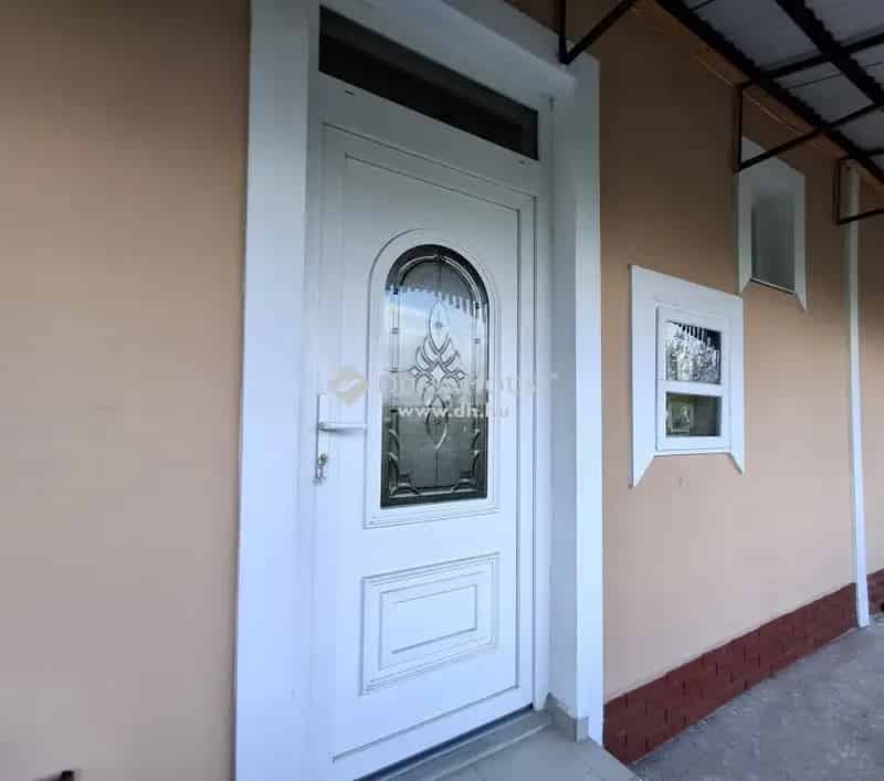 Felújított ház Komádiban a Sebes Körös mellett