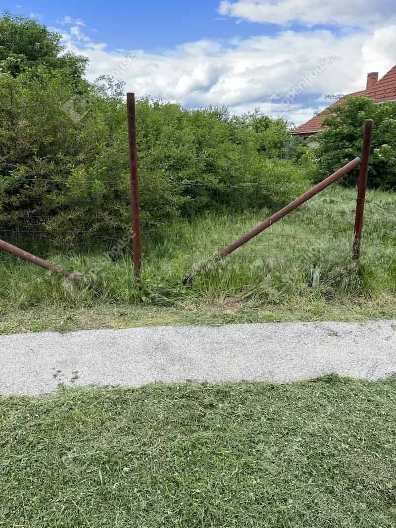 Vépi telek eladó 1074 m2 2 lakás