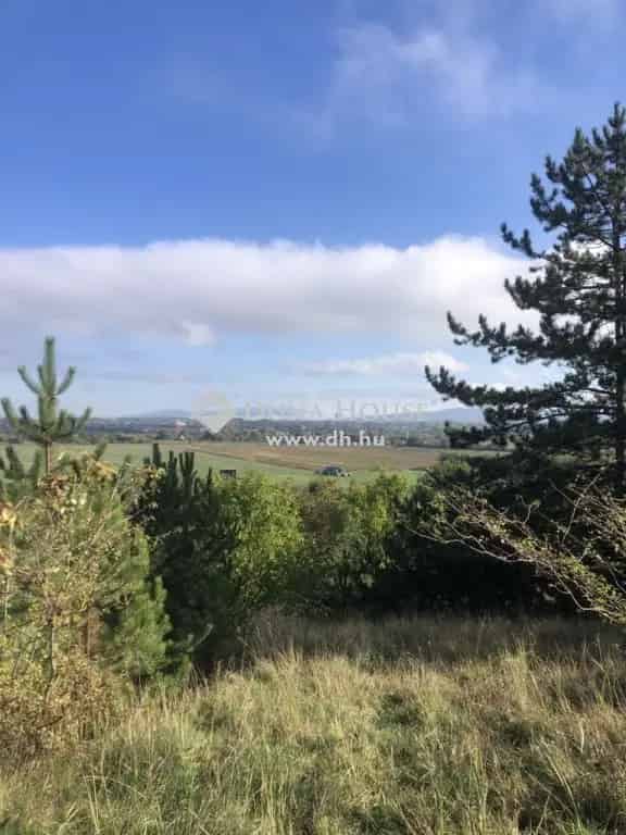 Panorámás Telek Eladó Mogyorósbányán Pincesoron
