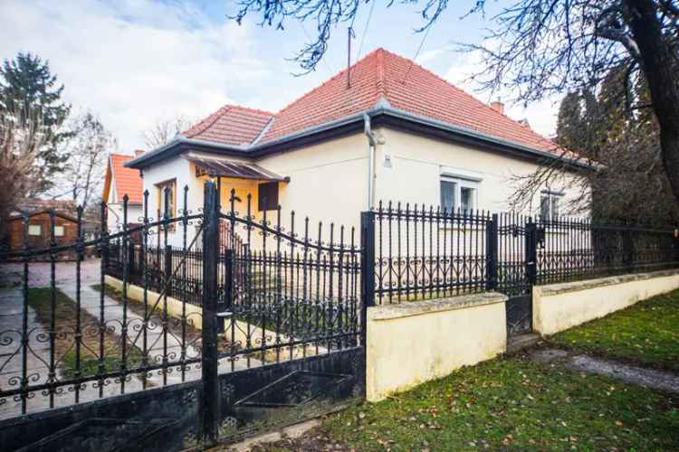 Felújított családi ház Nógrád községben gyönyörű panorámával