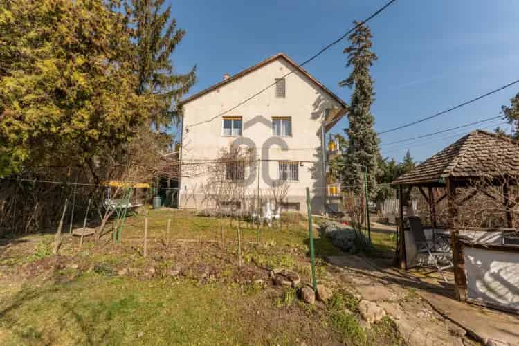 Budapest II kerület Vérhalom eladó telek ikerházzal 1083 m2