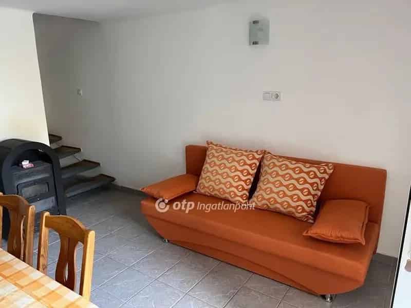 60 m2-es 3 szintes nyaraló eladó Magyarhertelenden