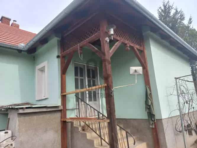 Hegyesdi családi ház eladó Balaton közelében