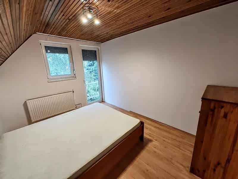 Felújított kétszintes családi ház eladó Szeged Sziksóson